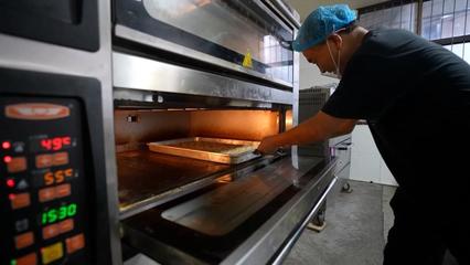 國貨經濟雙看點 文具出海拓市場，月餅新老相融旺產銷